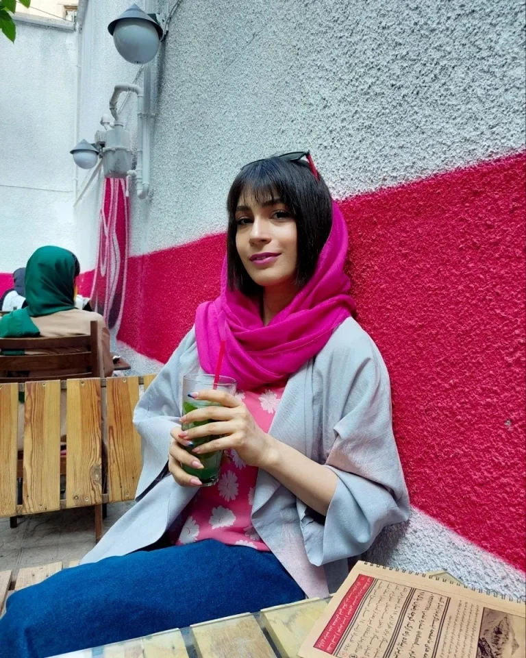 آیسان تاجمهر